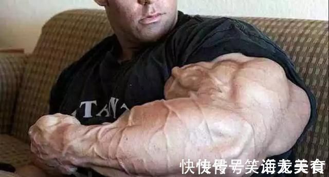 脂肪|26岁健美冠军,小腿突发意外,体脂太低是“原罪”