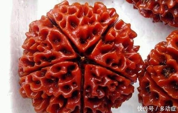 千万别戴这几种文玩手串出门,会被笑掉大牙的!