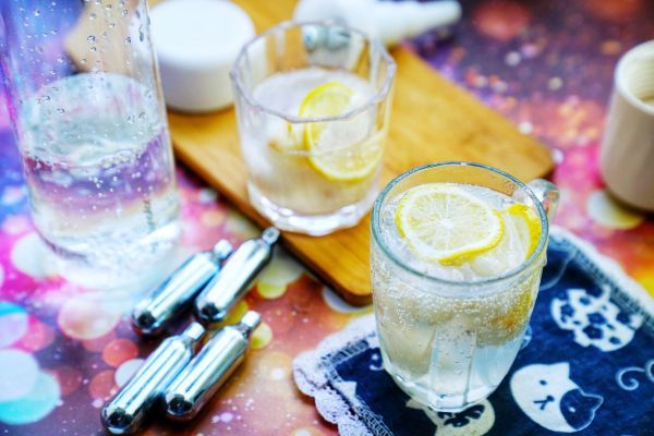 荔枝柠檬气泡水