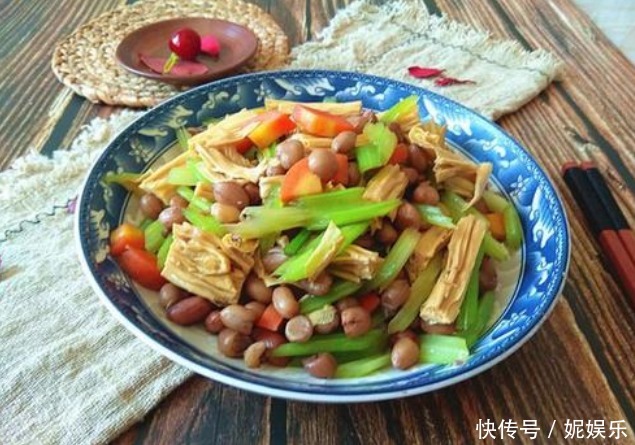 调凉菜,只加生抽是外行!教你万能凉拌汁,酸辣爽口,调啥都好吃