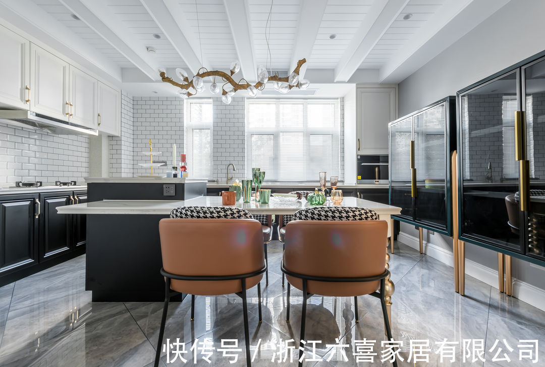 跌级|绝绝子的190平舒适三居,用色彩定义生活的本真丨真的是太仙气啦~~