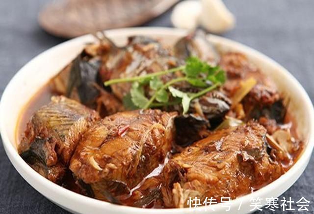 鲜嫩|红烧鲅鱼时,不要直接下锅红烧,加点“它”,鲅鱼既鲜嫩又不腥