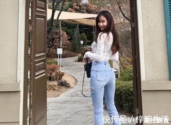 大长腿 紧身牛仔裤具有良好的修身显瘦效果,爱美女性的必备