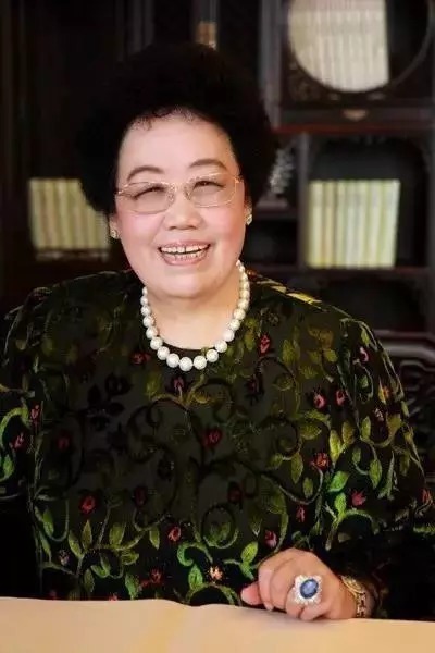 富婆|中国第一富婆家被盗 丢了手把件、手串、戒指 郭德纲还曾专门拜访