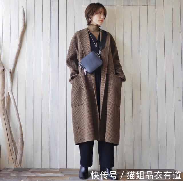 大衣配针织衫虽然经典，但前提是选对裤装，这3种日本博主抢着穿