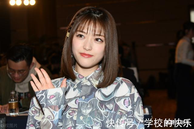 |搞笑段子:不相信灯泡从嘴里拿不出来的后果