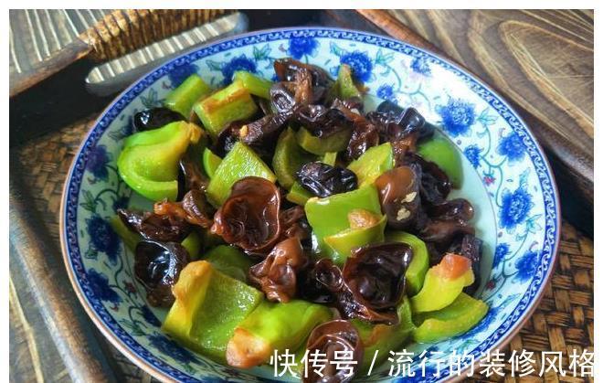清脆|青椒炒木耳原来这么好吃!按照大厨的做法,清脆爽口真是香