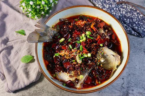 下饭|麻辣美味招牌鱼，鲫鱼草鱼都能做，软滑鲜嫩，开胃下饭，超好吃