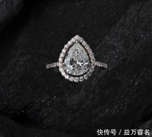 钻戒|买不起不能看吗？看完人家的订婚戒指，偷偷哭了一个晚上