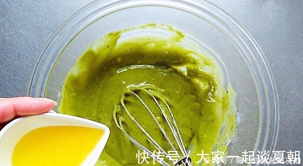 烙了个快手千层饼,细节发朋友圈后火了,网友:好方法!第一次见