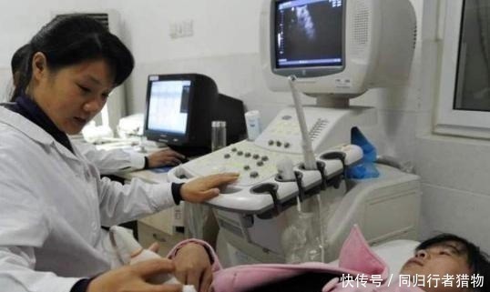 婆家|23岁产妇分娩,产房外来了十几个家属,孩子出生后护士才知道真相