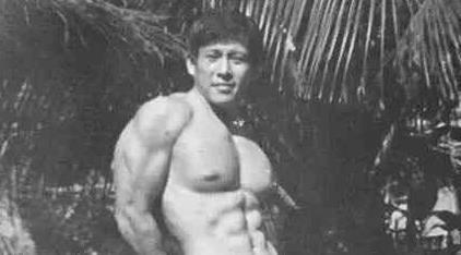 健身|74岁大爷坚持健身40年, 练就一身强壮肌肉, 开班教学只收1块钱