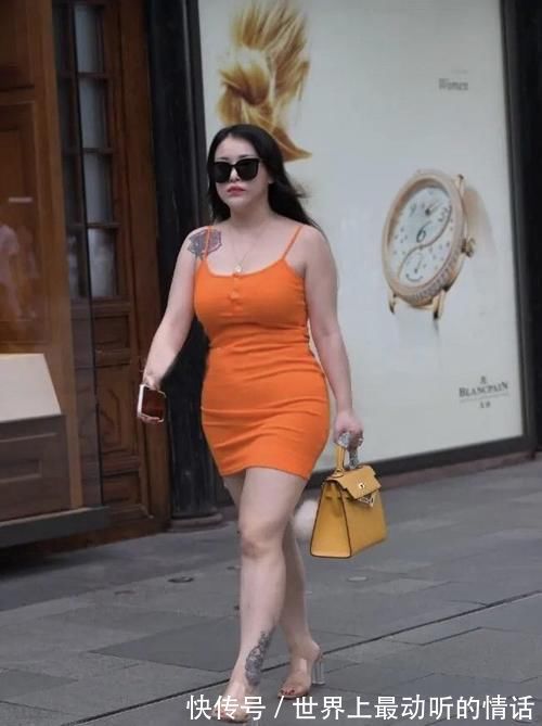 身材 气质美女搭配红色长裙,美丽大方,性感身材显露无疑,