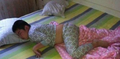 睡觉不要保持左侧睡姿