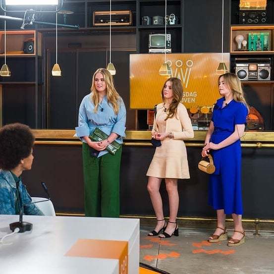 荷兰王室齐聚,一家五口颜值似复刻,200斤大公主穿阔腿裤太笨重