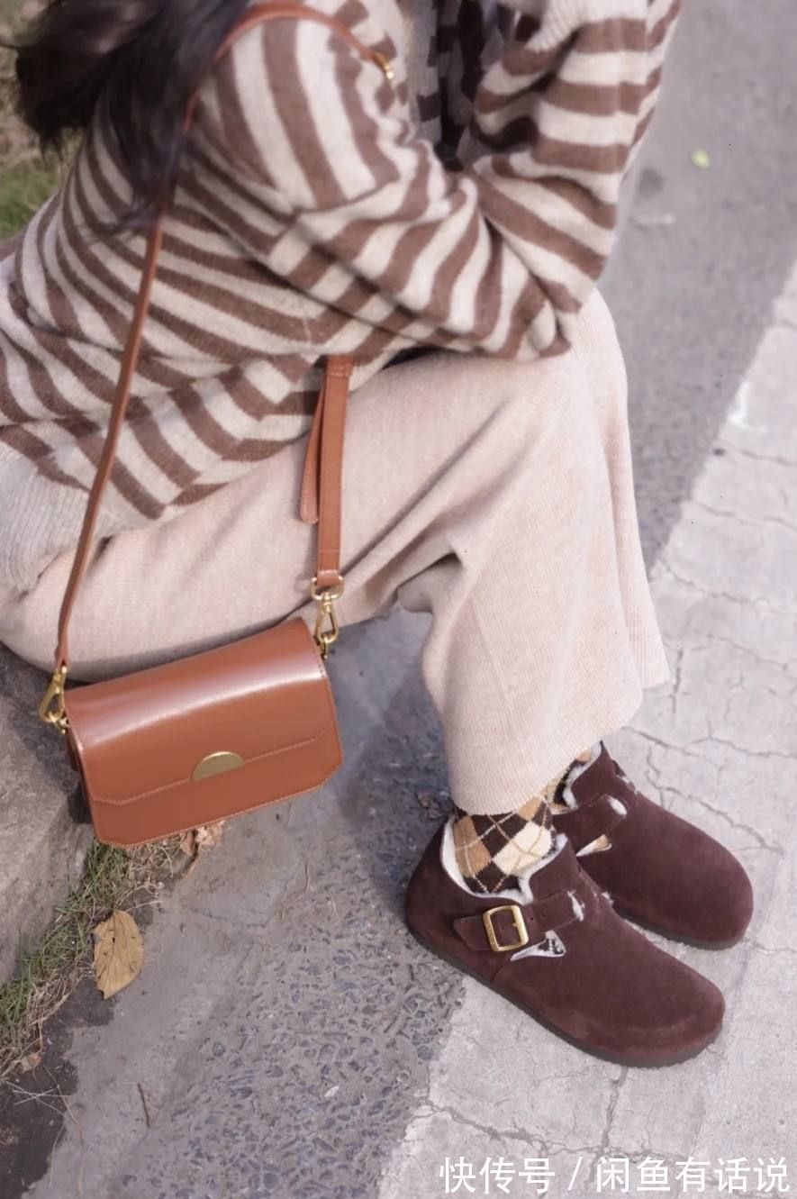 冬天|雪地靴已经失宠,今年冬天这双“勃肯鞋”火了,搭羽绒服保暖时髦