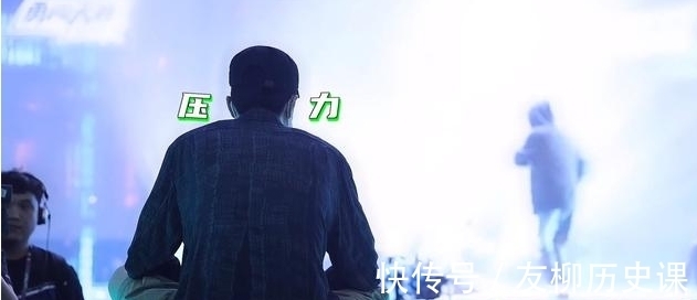 《这就是街舞》第四季总决赛热血开启,王一博为队员加油打气