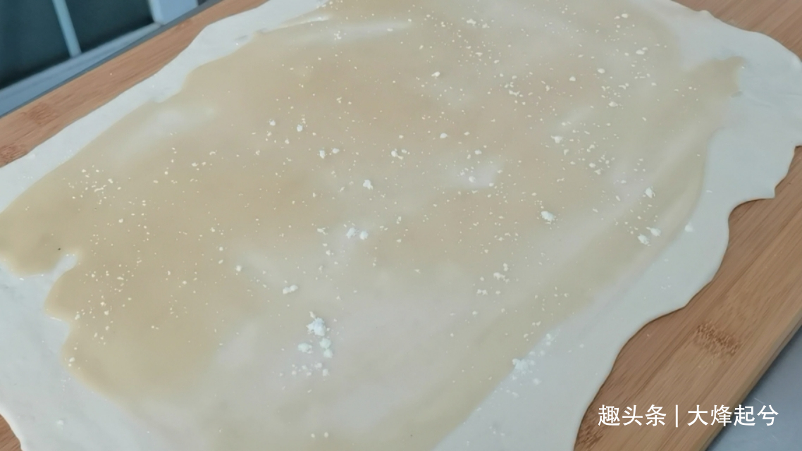 芝麻酥饼在家简单做,外酥里软又香甜,不用烤箱也可以酥得掉渣