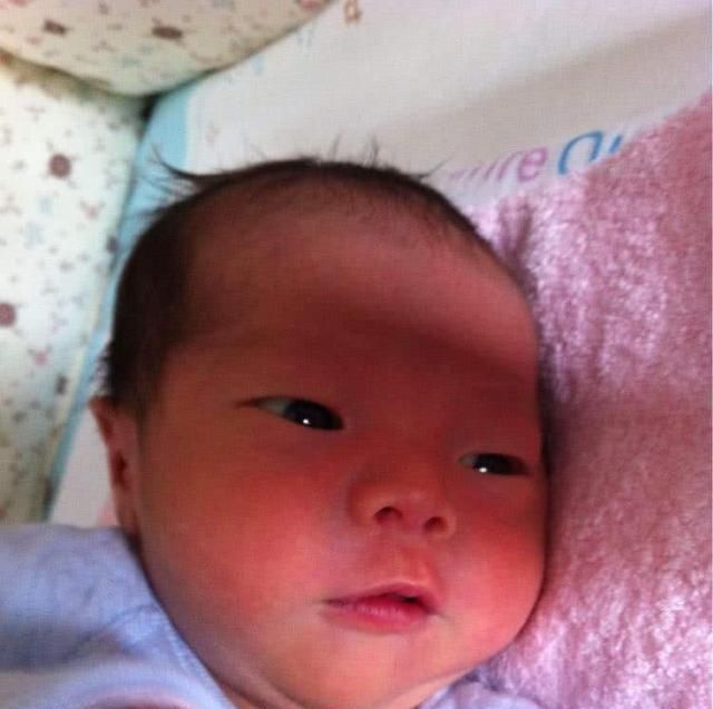 辨别度|宝宝这几个行为出现得越早，说明智力发育越好，你家宝宝占了几个