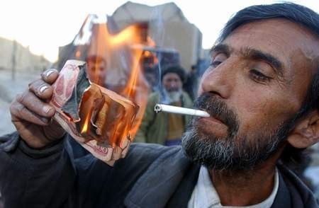 统治|老农救了印度皇帝,皇帝允许他统治印度三个小时,他却干了这样的事!