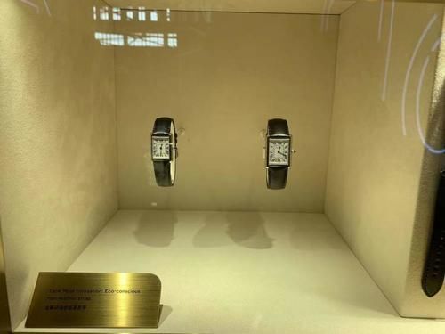 卡地亚出了“苹果手表”？积家腕表竟然有4个面！快来围观“钟表与奇迹”里的“魔都上新”丨晨看展