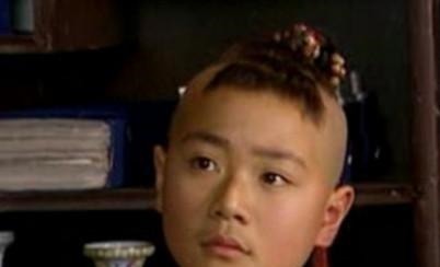 谷甏#9岁神童考试迟到,考官对联刁难,他的下联让嘉庆帝赞为千古绝对