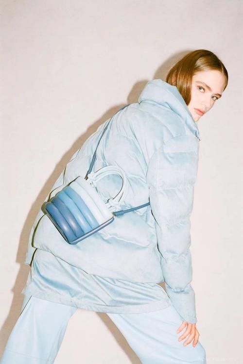 做一个穿羽绒服好看的人