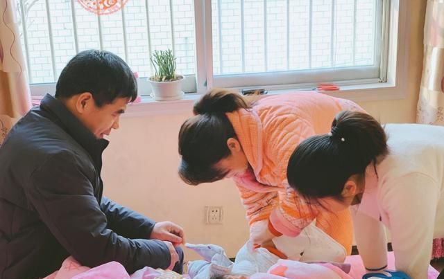 宝宝|奶奶又来“假装带娃”了,宝宝语出伤人,奶奶脸红低头,宝妈沉默