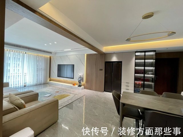 茶几|120平现代无主灯设计,通铺瓷砖+无茶几,客餐厅真的很显