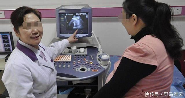 二胎政策|生下双胞胎后,产妇却大喊“等一下”,医生检查后,发现意外惊喜