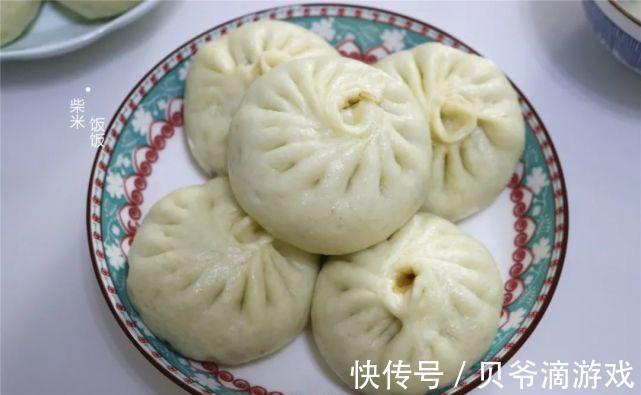 白菜包子这样做，不放一点肉，美味赛过大肉包，太好吃了