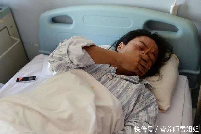 怀孕期间|31岁女子，8个月胎儿，死于腹中，丈夫得知原因，怒扇妻子一巴掌