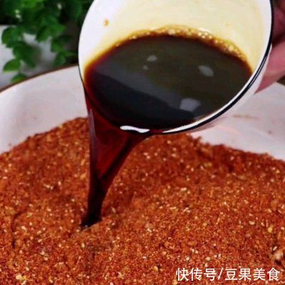好吃|辣椒油这么做，又红又香又好吃