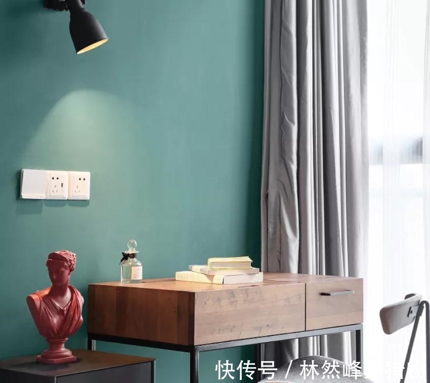 装修|小户型别再瞎装!如今流行“不买”餐桌,隔墙改玻璃隔断,太实用