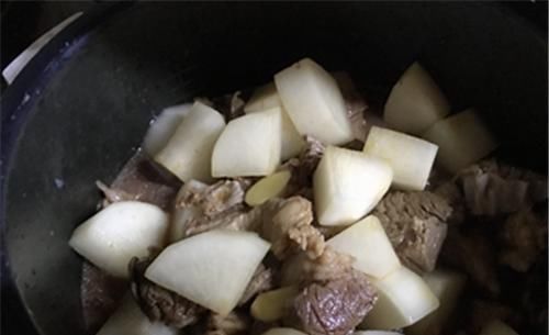 调料|炖牛肉时，切忌别放这2种调料，放了就等于毁牛肉，很多人都不懂