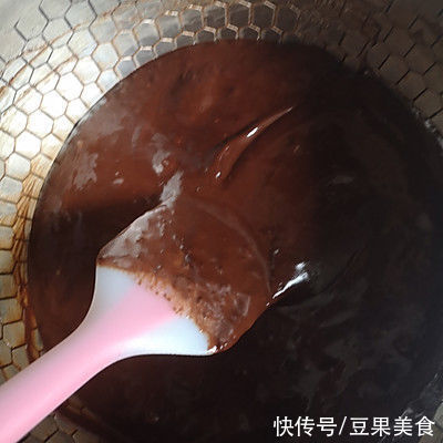 不需要烤箱的冰山熔岩巧克力