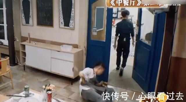 嘉宾|太危险!《中餐厅》多位艺人摔倒,安全问题引争议