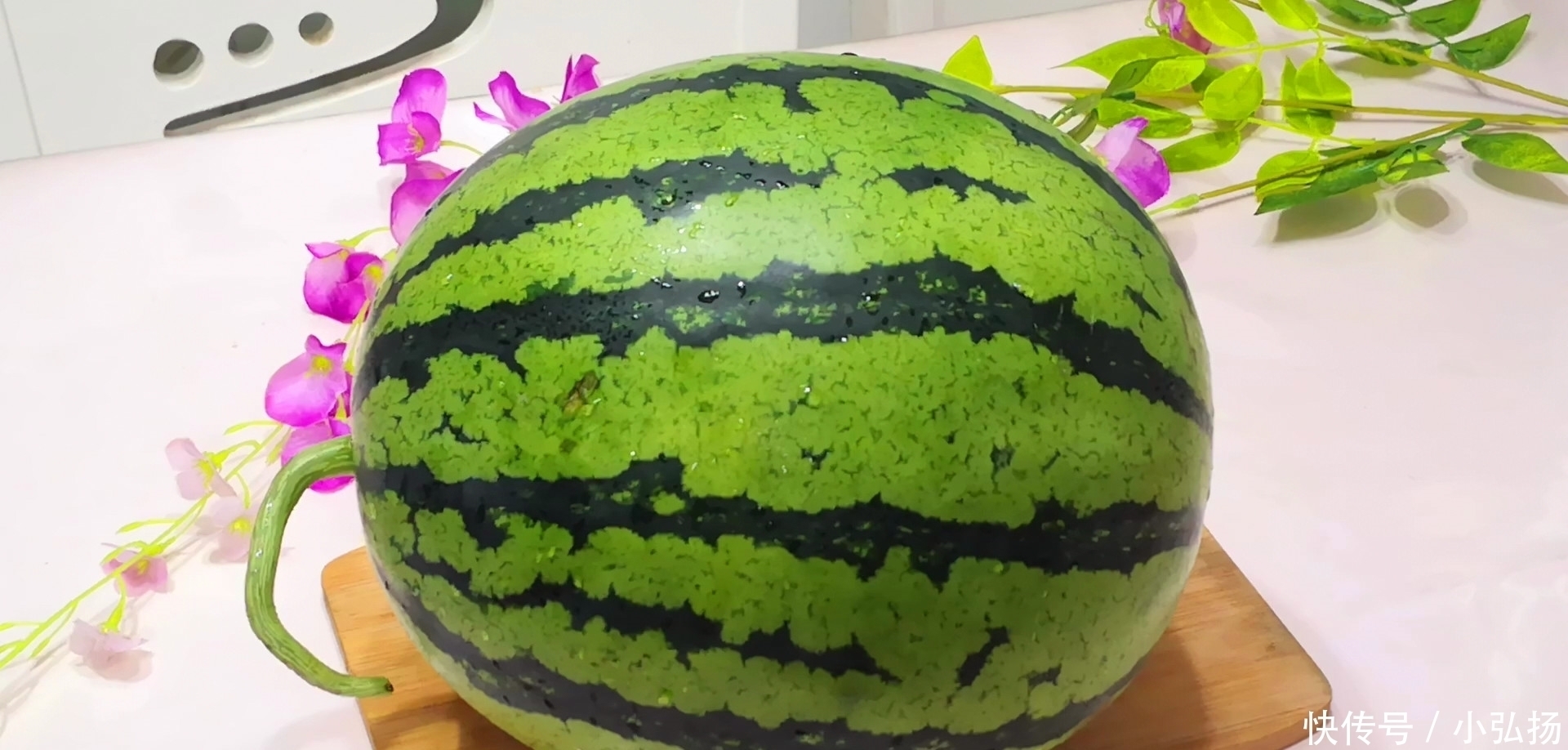 西瓜|为什么吃西瓜不能用勺子挖着吃好多人不知道原因,下次得改改了