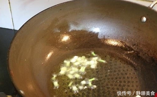 冬季我家最常吃的一道菜,隔三差五就做一回,每次吃精光还不过瘾