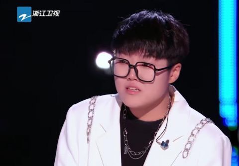 张露馨|李荣浩顶着被骂的风险教王靖雯投机取巧，结果对方不听话，太亏了