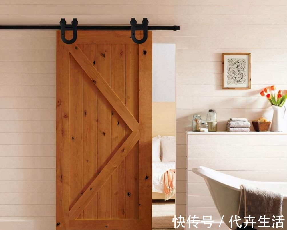 推拉门|厨房装推拉门和平开门过时了,如今流行这种门,师傅一看就夸好