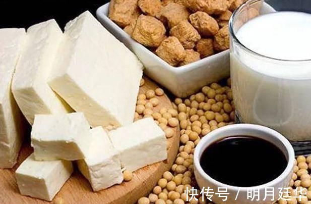 控制血压|高血压危及生命,专家:日常生活做好3件事,血压一降再降