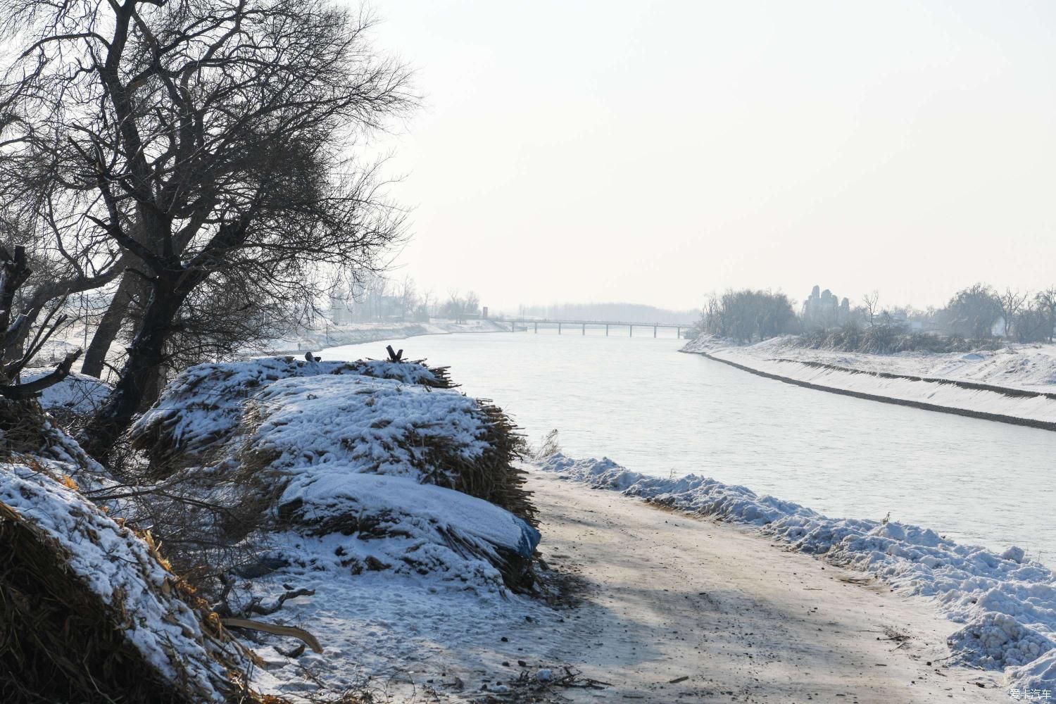 美丽的北国风光，千里冰封，万里雪飘