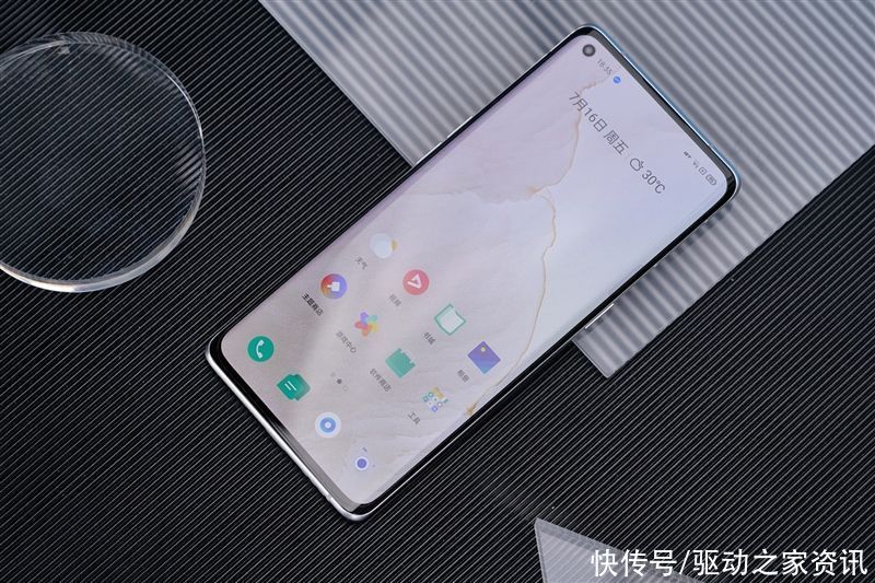 大师|realme真我GT大师探索版评测：2021旗舰质价比之王、有颜值还能打