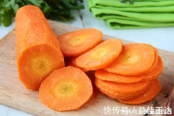 胡萝卜|家人眼睛好不好,关键多吃一种“护眼菜”,坚持7天,清肝明目