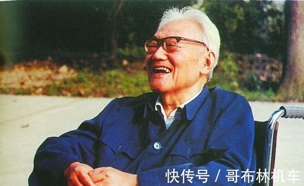 京剧@曾有画家认为京剧样板戏应该在“文革博物馆”里演,甚至全面禁止