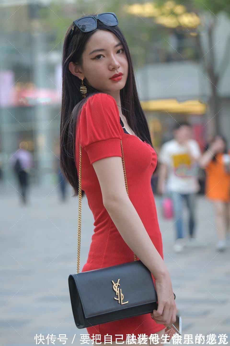 高跟鞋 性感有妩媚的女孩,散发着魅力十足的气息,是你喜欢的类型吗?