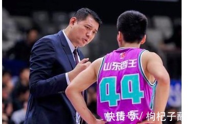 快攻|丁彦雨航伤退他受益?徐长锁可以仿效巩晓彬,山东男篮将被激活