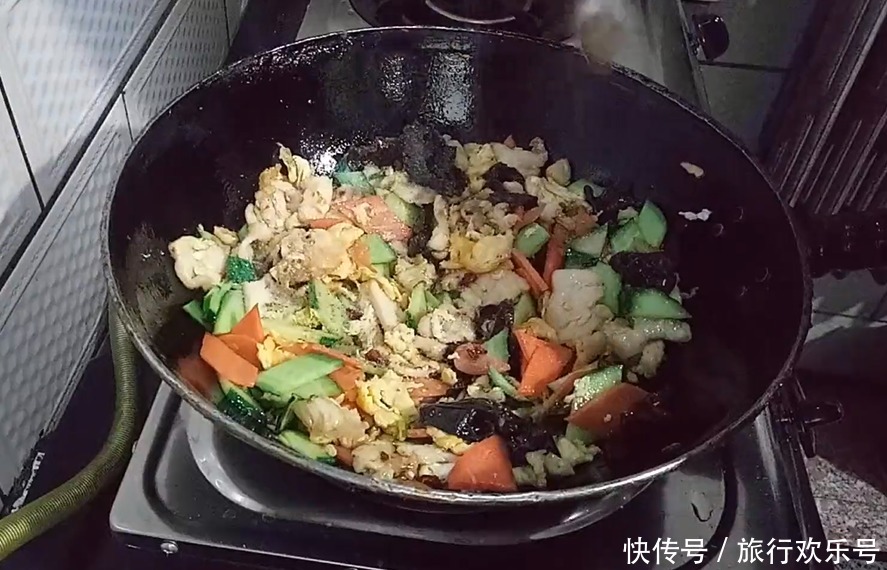  美味|木须肉色泽丰富营养美味，在家这么做更香美，再也不馋饭店的菜了