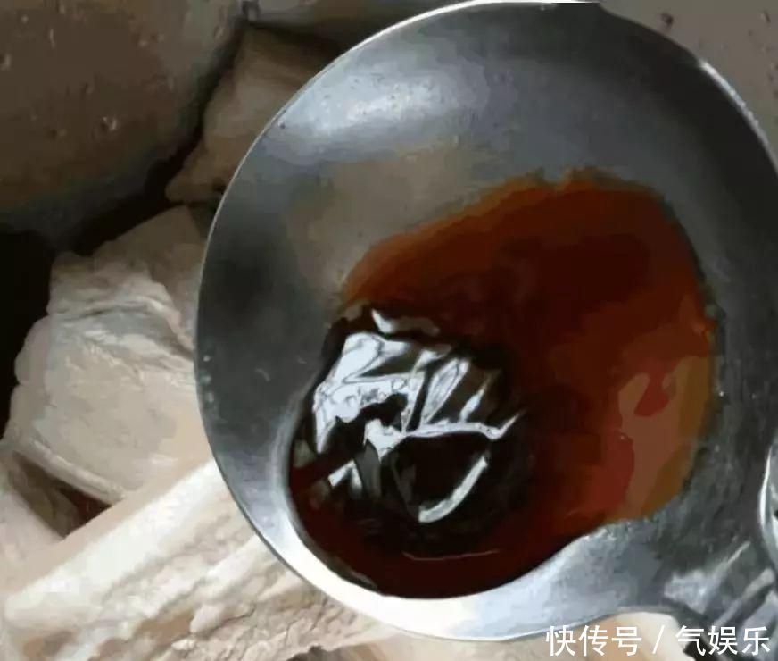 五花肉别再红烧了,教你个特色吃法,一顿三斤不够吃